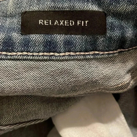 Judy Blue Relaxed Fit Distressed Jeans Mid Rise Med Blue Wash Denim Women Sz 28 - Picture 9 of 10